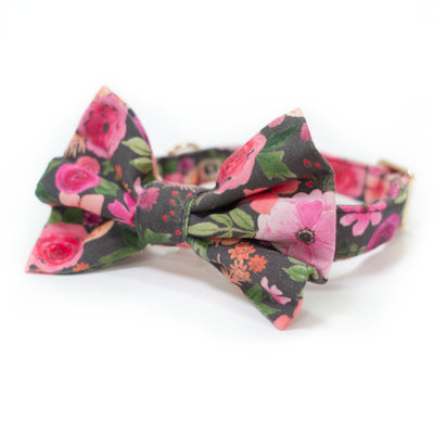 Dog collar and classic bow tie in pink floral print